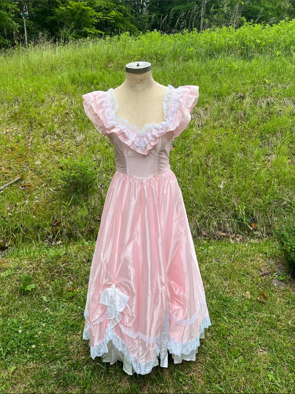 Gunne Sax Pink Ruffled Lace Trim Maxi Dress
